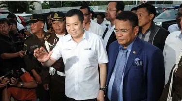 Mantan Komisaris PT Mobile 8 Hary Tanoesoedibjo memenuhi panggilan Kejaksaan Agung. Hary diperiksa sebagai saksi dalam kasus dugaan korupsi restitusi (pengembalian kelebihan) pajak PT Mobile 8 pada 2007-2009.