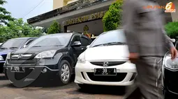 Delapan Mobil Mewah Hasil Kredit Nasabah Fiktif
