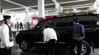 Tiba di Balai Kota Jakarta, Sandiaga Uno Cium Mobil Dinasnya