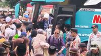 Kepulangan jemaah haji 2025 asal Kabupaten Sukabumi di Pusbangdai. (Liputan6.com/Fira Syahrin).
