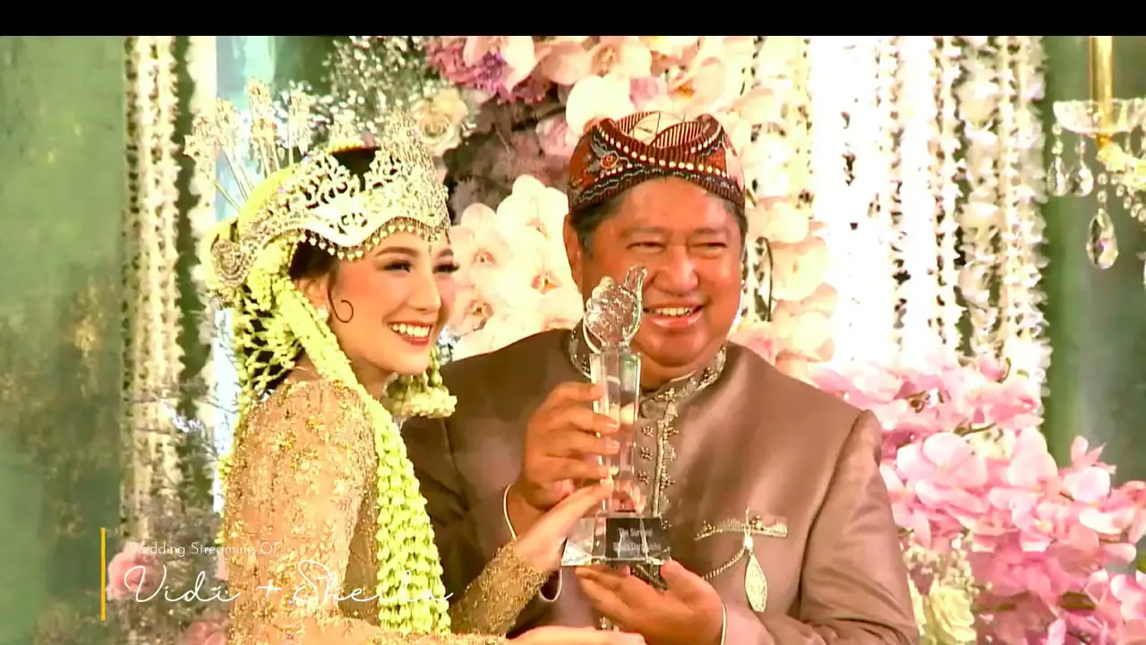 Sheila Dara Raih Penghargaan The Survival dari Ayah Vidi Aldiano di Hari Pernikahannya