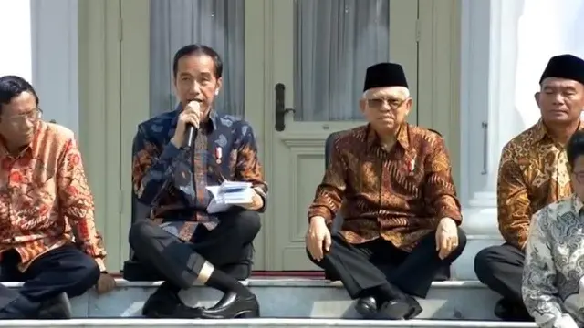Cara Duduk Jokowi