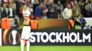 Ekspresi pemain Ajax, Hakim Ziyech  usai timnya kalah dari Setan Merah pada final Liga Europa di Friends Arena, Stockholm, Swedia, (24/5/2017). Manchester United menang 2-0. (AP/Martin Meissner)