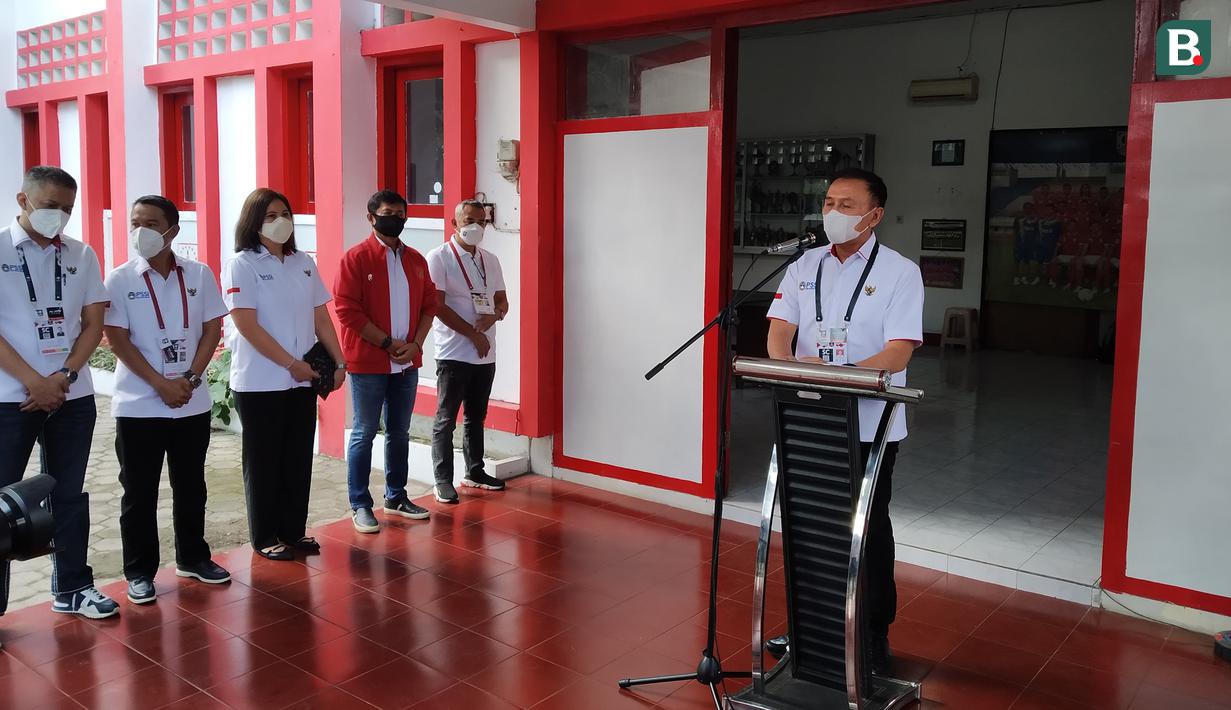Sesi konferensi pers Ketua Umum PSSI, Mochamad Iriawan di Balai Persis, Solo, Senin (19/4/2021) dalam rangkaian peringatan HUT PSSI ke-91. (Bola.com/Vincentius Atmaja)