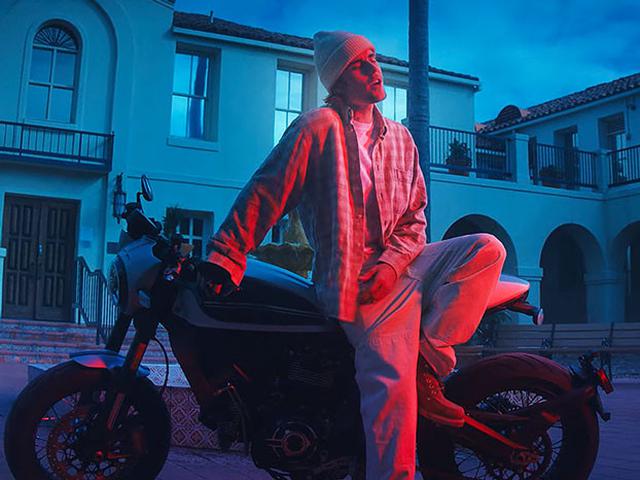 Lirik Lagu Hold On Justin Bieber News Entertainment Fimela Com