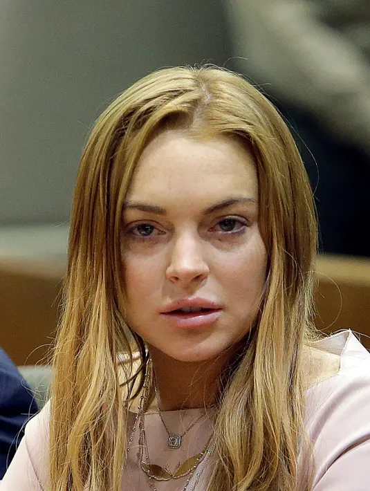 Seorang sumber mengatakan bahwa Lindsay muncul dengan daftar 100 teman ‘beracun’ untuk dihindari setelah menjalani pengobatan di pusat rehabilitasi pada tahun 2013. (Bintang/EPA)