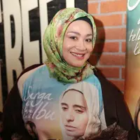 Presenter Dewi Hughes terlihat berbeda dari biasanya. Ia tampil lebih kurus dari sebelumnya. Seperti dikatakan oleh Hughes, dirinya memiliki berat badan hingga 131 kilogram. (Adrian Putra/Bintang.com)