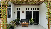 9 Desain Kanopi Teras Rumah Minimalis dengan Tanaman Rambat Biar Adem, Estetik di Perkotaan