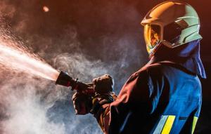 ilustrasi petugas pemadam kebakaran. (iStockphoto)