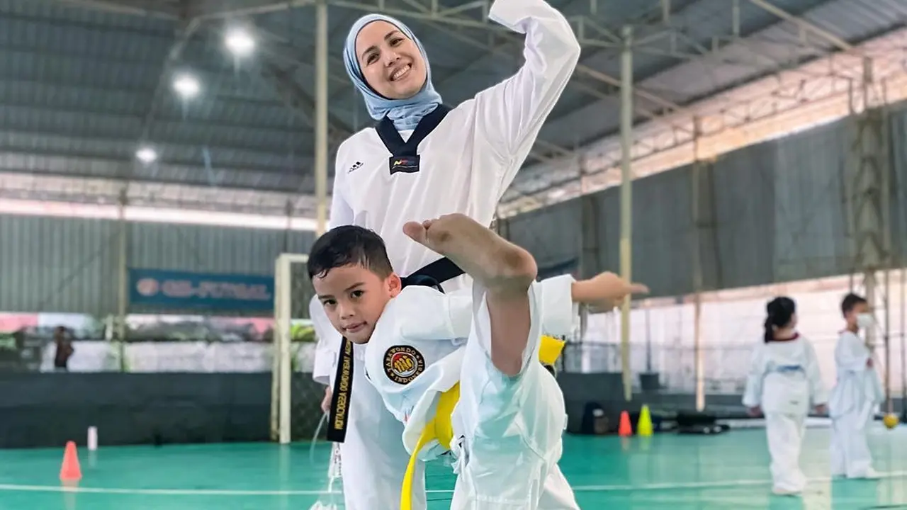 Tya Ariestya dan 5 artis cantik yang jago beladiri
