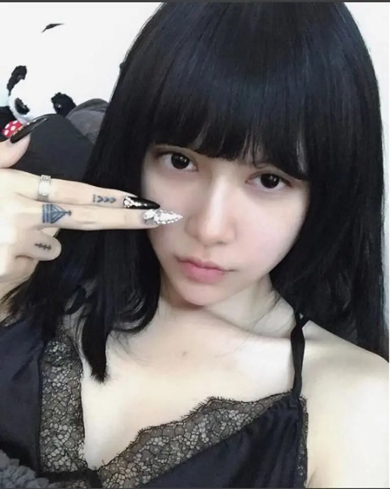 Wajah asli Kina Shen tanpa makeup, cantik banget ya... (Foto: Instagram)
