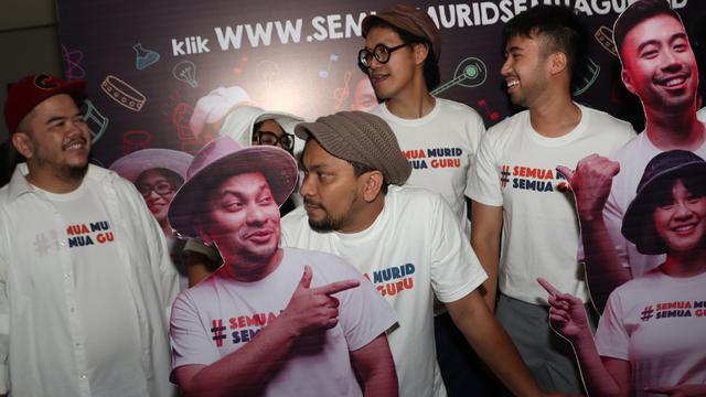 Vidi Aldiano bersama para musisi