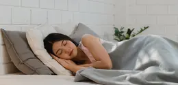 Perbedaan durasi tidur siang tergantung masing-masing kebutuhan setiap orang. dalam kegiatan sehari-hari. (Foto/dok: Freepik/tirachardz)