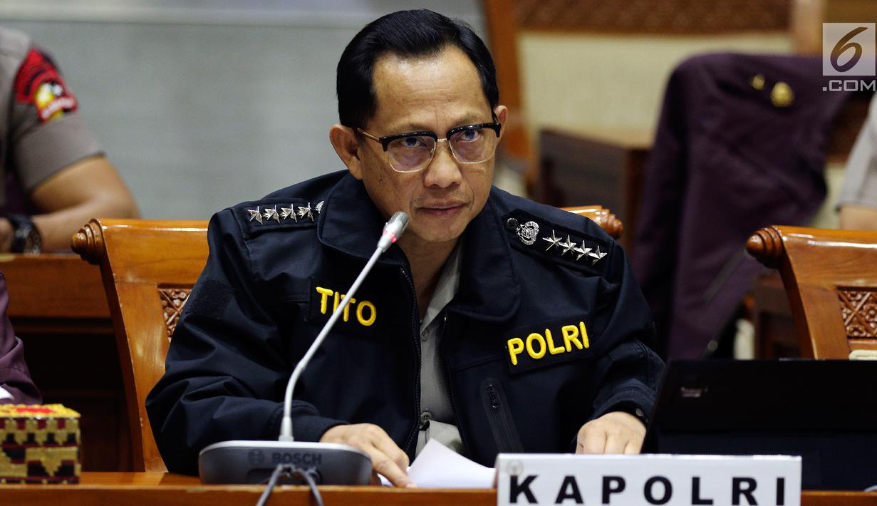 Kapolri Jenderal Pol Tito Karnavian mengikuti raker dengan Komisi III DPR di Gedung Nusantara II, Kompleks Parlemen, Senayan, Jakarta, Selasa (5/6). Rapat membahas Rencana Kerja Anggaran Kementerian/Lembaga (RKA K/L). (Liputan6.com/Johan Tallo)