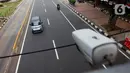 Dinas Perhubungan (Dishub) DKI Jakarta memastikan bahwa pemasangan kamera electronic traffic law enforcement (ETLE) di 70 titik di Ibu Kota akan berlangsung pada tahun ini. (Liputan6.com/Johan Tallo)