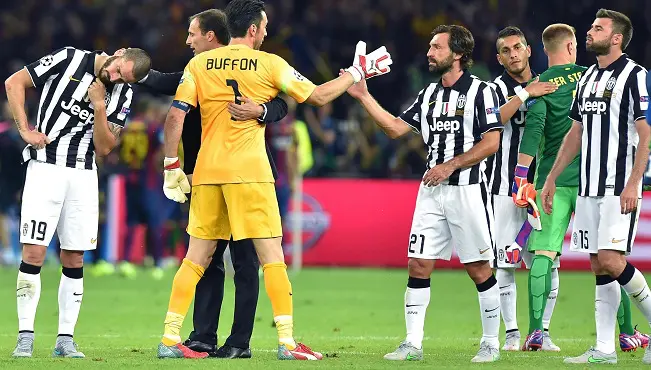 Pemain Juventus dan pelatih Massimiliano Allegri bereaksi setelah kalah di  final Liga Champions dari Barcelona di Stadion Olimpiade-Berlin, Jerman, 7 Juni 2015. EPA / Ettore FERRARI