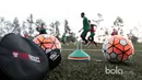 Sebanyak 41 pemain mengikuti seleksi Timnas Indonesia U-19 tahap pertama di Lapangan National Youth Training Center, Depok, Rabu (1/3/2017). (Bola.com/Nicklas Hanoatubun) 