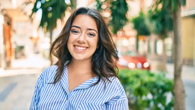 bahagia dewasa bekerja curvy