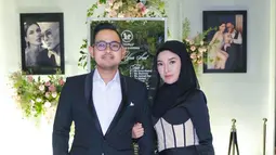 Namun, baru-baru ini dirinya terlihah mengunggah foto dengan sang suami, dengan keterangan yang menyinggung soal perpisahan. Meski begitu, rupanya dirinya terpaksa harus menjalani masa LDR dengan Gilang Juragan 99. (Liputan6.com/IG/@shandypurnamasari)