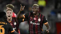 Victor Osimhen saat ini memperkuat Galatasaray. (JOHN THYS / AFP)
