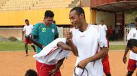 Bergabungnya Ruben Sanadi dan Imanuel Wanggai usai lebaran dalam tim membuat kekuatan Persipura makin komplet. (Bola.com/Nicklas Hanoatubun)
