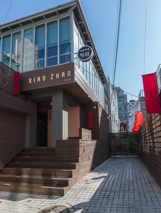 "Kami tutup karena kebakaran di unit berbeda di gedung tempat Xiao Zhan berada. Untungnya tidak ada korban jiwa. Kami minta maaf karena ketidaknyamanan ini," tulisnya. (Foto: instagram.com/xiaozhaneats)