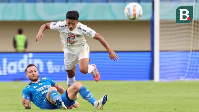 Foto: David da Silva Cemerlang, Rio Fahmi Paling Terpukul Persija Tumbang di Markas Persib Bandung