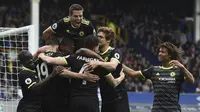 Willian dan Fabregas Tuai Pujian Setelah Chelsea Bungkam Everton