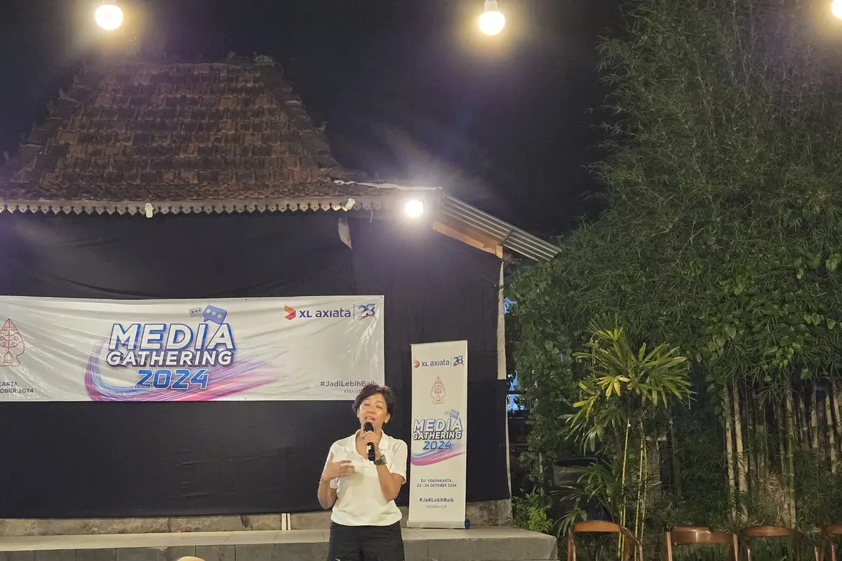 Direktur sekaligus Chief Enterprise Business and Corporate Affairs Officer XL Axiata, Yessie D. Yosetya