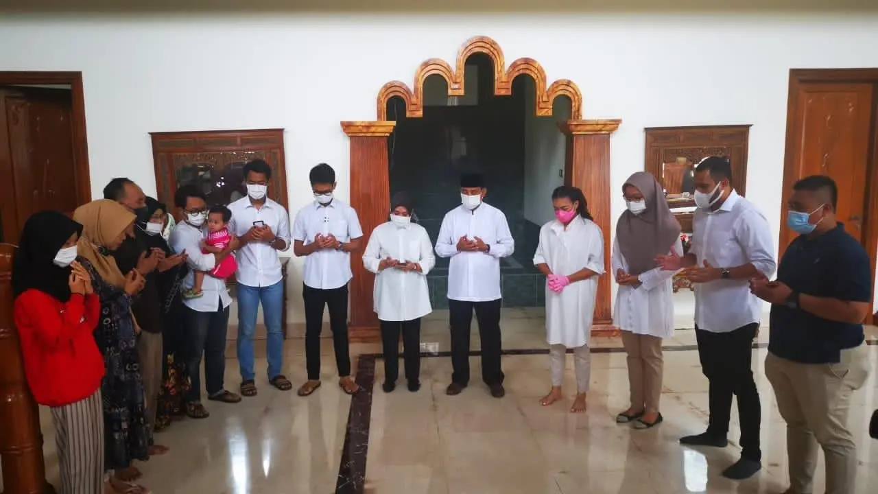 Calon Wali Kota Tangerang Selatan di Pilkasa 2020 Muhamad bersama pasangannya Rahayu Saraswati.