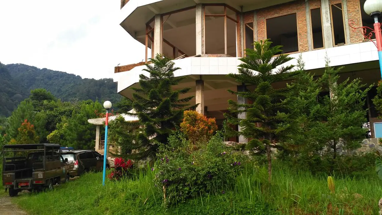 Diduga Berdiri di Hutan Lindung, Vila Mewah Puncak Disegel