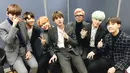 BTS adalah satu grup idol Korea Selatan yang populer. Bahkan kepopuleran grup asuhan Big Hit Entertainment ini sudah mendunia. Tentu saja hal ini membuat orang penasaran dengan rahasia kesuksesan BTS. (Foto: Soompi.com)