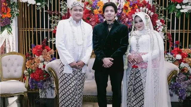 Potret Atta Halilintar jadi Pernikahan Timnya (credit: https://www.instagram.com/attahalilintar/).