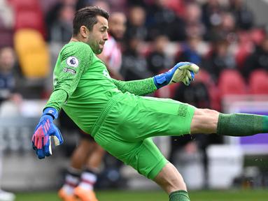 Polandia menjadi salah satu kekuatan sepak bola di Eropa Timur yang patut diperhitungkan. Hingga kini mereka banyak menyumbang para pemain berkualitas yang berlaga di liga top Eropa. Termasuk 5 kiper berbakat berikut ini. (AFP/Ben Stansall)