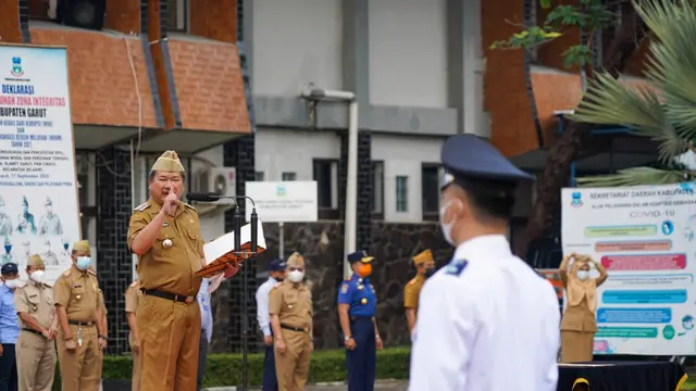 Bupati Garut Rudy Gunawan dalam apel gabungan meminta ASN bersikap netral dalam pelaksanaan pilkades 8 Juni mendatang.