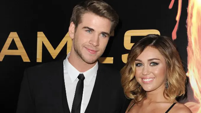 [Bintang] Miley Cyrus dan Liam Hemsworth