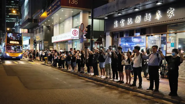 Demonstran Hong Kong Bentuk Rantai Manusia Sepanjang Hampir 50 Km