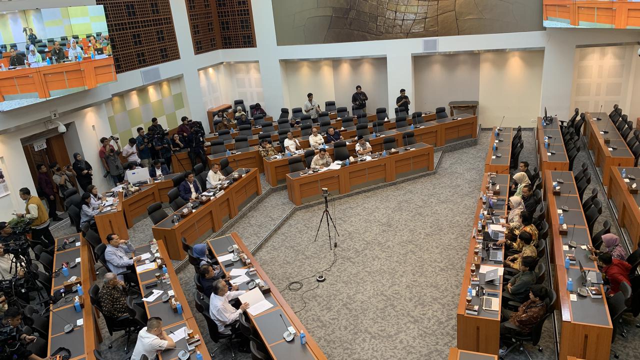 Komisi III DPR melaksanakan audiensi dengan keluarga almarhum Afif Maulana, anak 13 tahun yang tewas diduga dianiaya oknum aparat kepolisian.