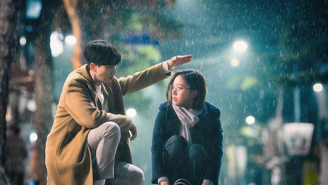 Yoon Hyun Min dan Ko Sung Hee dalam My Holo Love (Netflix)