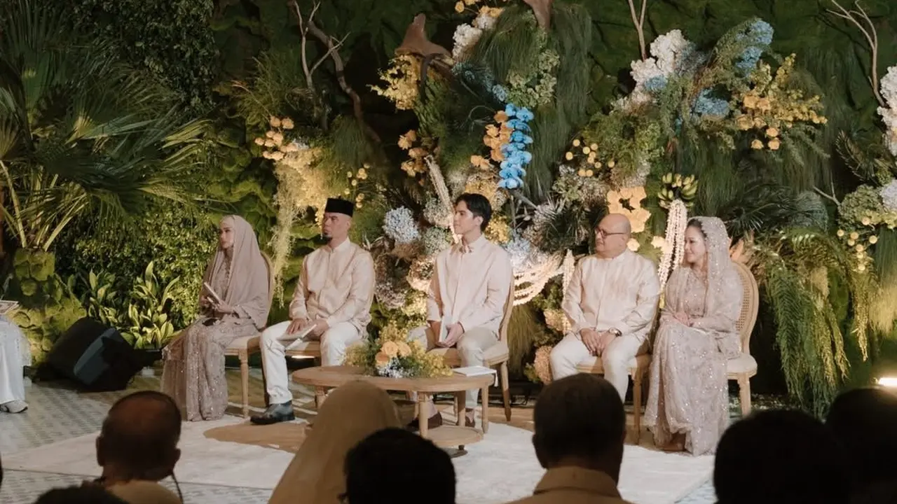 9 Gaya Maia Estianty dan Mulan Jameela di Pengajian Pernikahan El Rumi, Memukau
