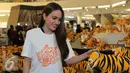 Shandy Aulia saat menghadiri jumpa pers kampanye populasi harimau di Senayan City, Jakarta, Jumat (29/7). WWF-Indonesia #DoubleTigers menggugah kepedulian publik akan populasi dan konservasi harimau. (Liputan6.com/Herman Zakharia)