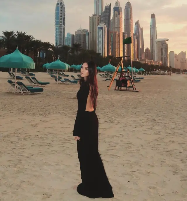 Kenakan outfit backless, 6 penampilan Alyssa Daguise kekasih Al Ghazali ini bikin susah kedip