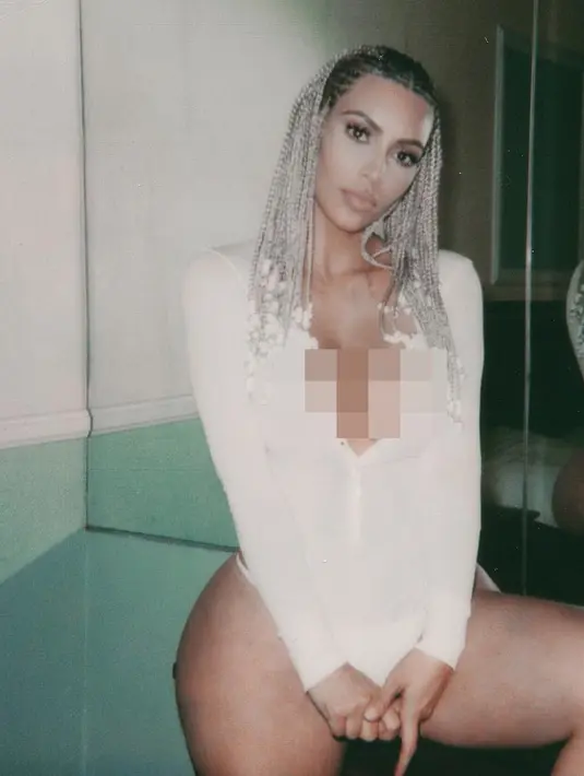 Seperti yang sudah kamu tahu, Kim Kardashian kembali sering mengunggah foto yang memperlihatkan area sensitifnya. (instagram/kimkardashian)