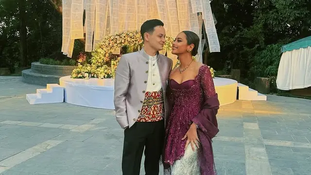 Amanda Khairunnisa adik Maudy Ayunda Kondangan Sampai ke Nepal Bersama Suami. [@akhairunnisa]