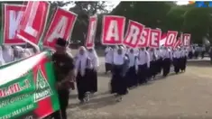 Kebijakan sekolah selama delapan jam dianggap akan mematikan Sekolah Diniyah yang jam belajarnya dimulai sore hari.