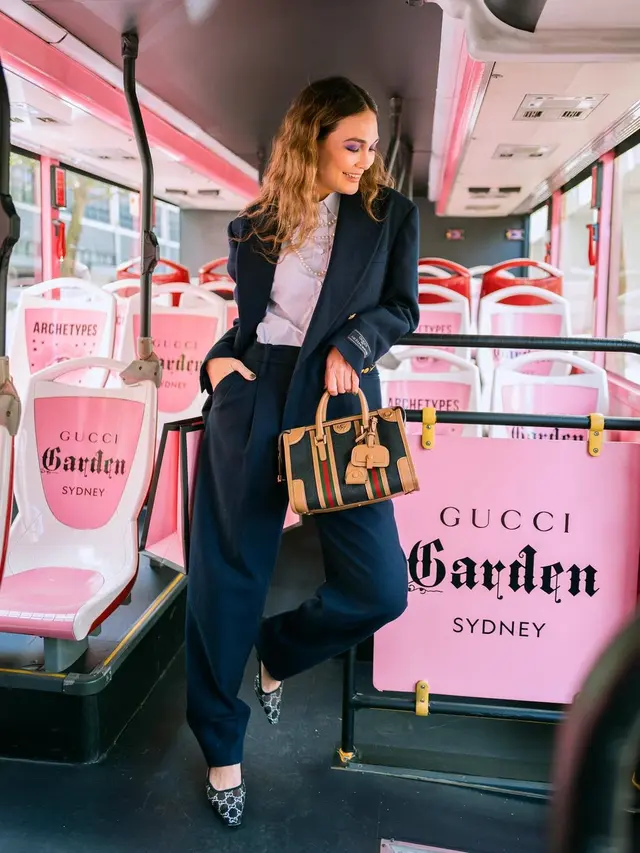 7 Potret Luna Maya Hadiri Event Gucci di Sydney, Tampil Menawan