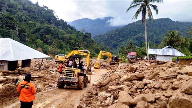 Bencana banjir dan longsor di Kabupaten Solok Selatan, Sumatera Barat pada 20 November 2019. (Dok Badan Nasional Penanggulangan Bencana/BNPB)