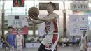 Para pebasket muda saat Kamp Penyisihan Kejuaraan Dunia Jr. NBA untuk wilayah Asia Pasifik di UPH Karawaci, Tangerang, Minggu (16/6). Nantinya akan dipilih 10 putra dan 10 putri untuk Kejuaraan Dunia. (Bola.com/Vitalis Yogi Trisna)