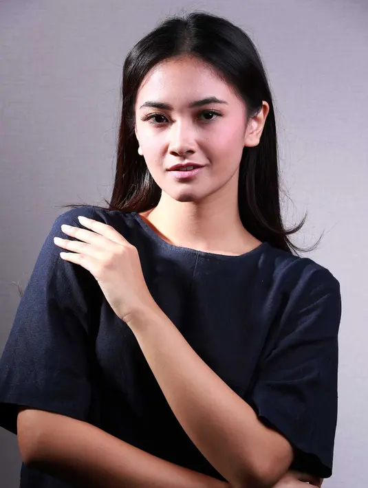 Dalam film perdananya ini, Nadya Arina berperan sebagai karakter Gwenny. (Deki Prayoga/Bintang.com)
