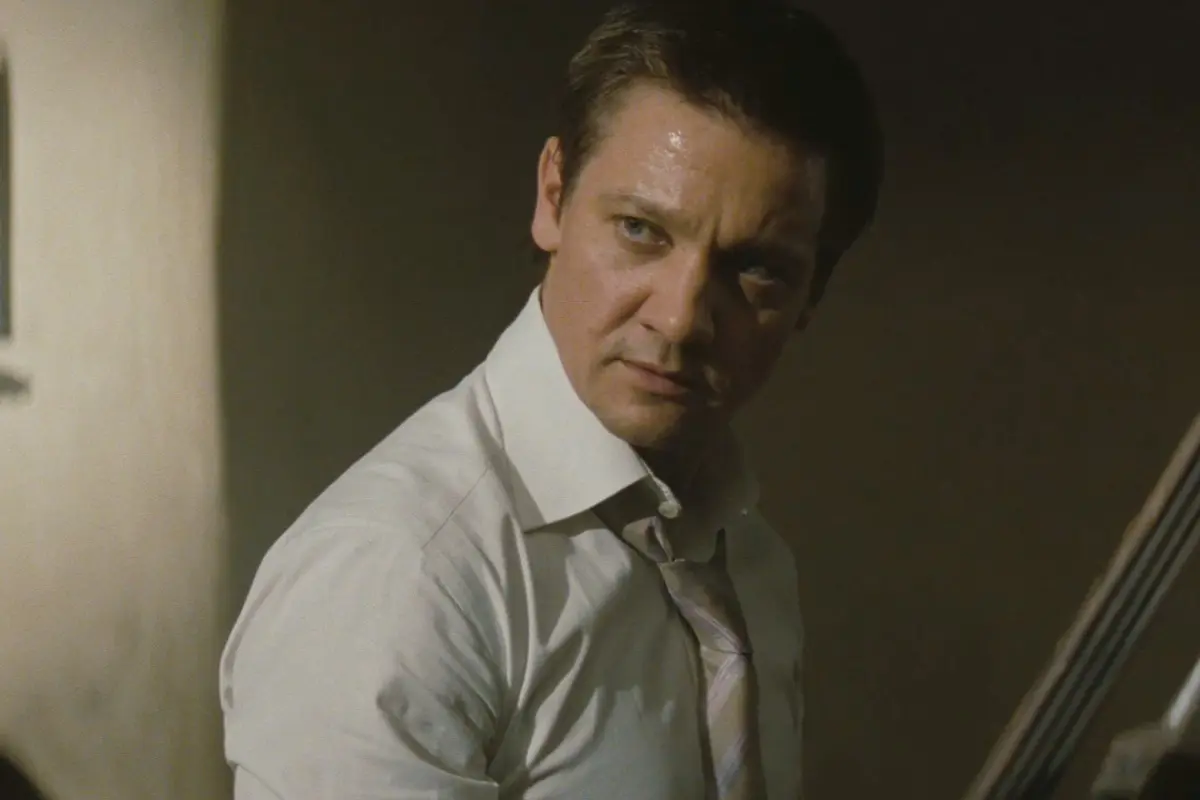 Jeremy Renner Diminta Pakai Celana untuk Mission: Impossible 6